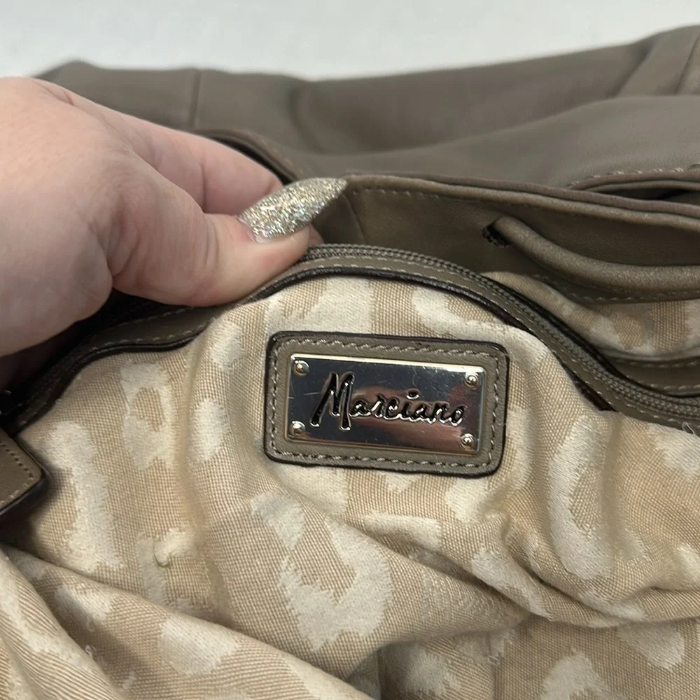 MARCIANO Bag in tan leather with light gold hardware